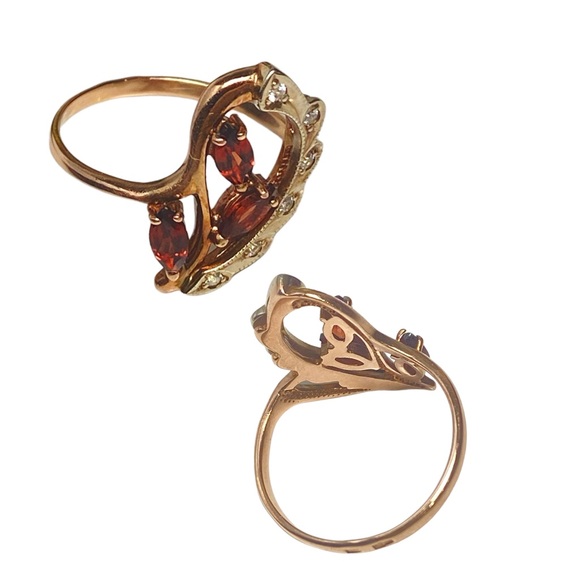 14K Womens Ring Garnet Stone and Small diamond - Picture 5 of 5